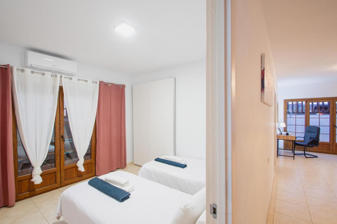 Villa Vista Rey - 6 Bedroom - Heated Pool - Amazing Views - Pool Table - Vista Lobos - Playa Blanca Extérieur photo